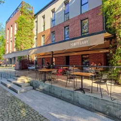 markiza wolnostojąca dla restauracji i kawiarni